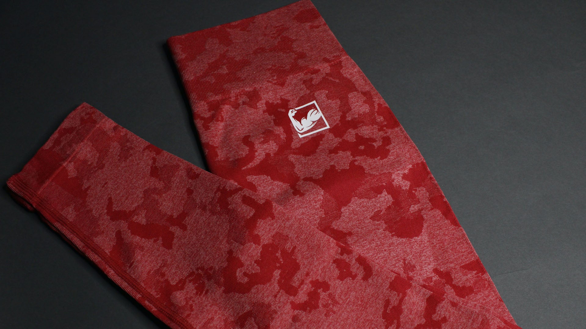 results box strawberry red camo leggings for women